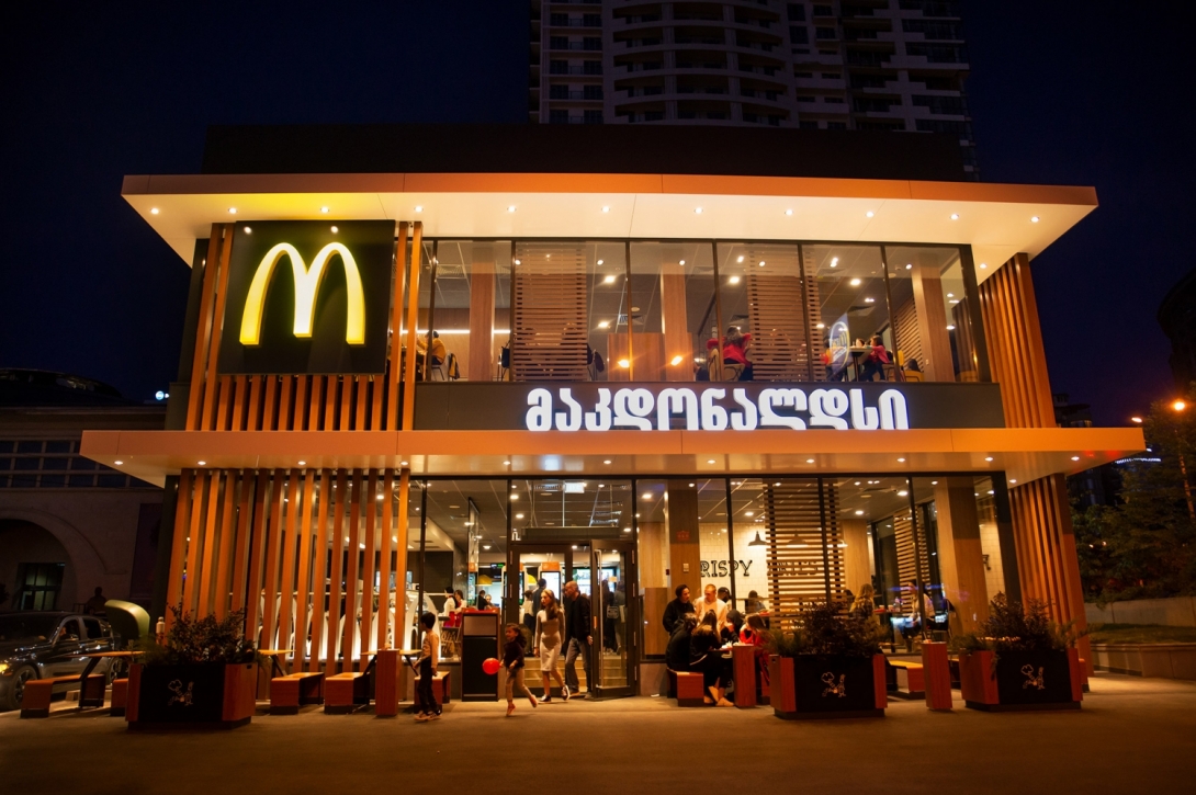 Правящая партия Грузии обвинила McDonald’s в ЛГБТ-пропаганде
