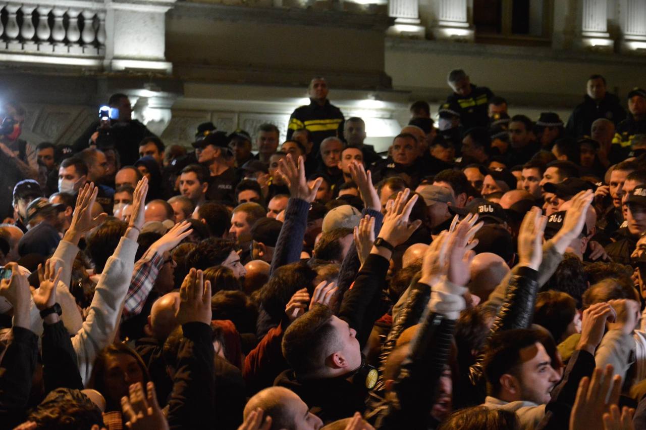 Пророссийские медиа о “пророссийском законе” и акциях протеста.
